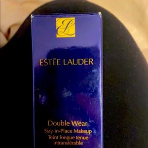 Estée Lauder Foundation